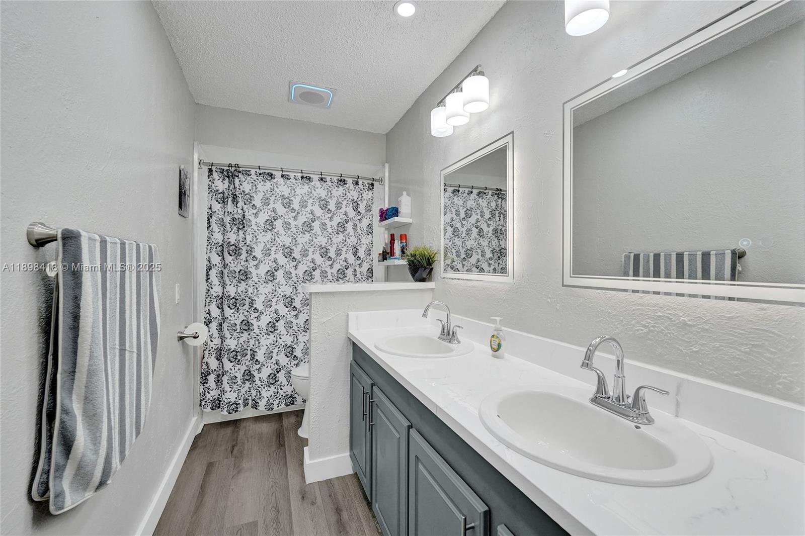 COUNTRY SECTION 1 - Residential