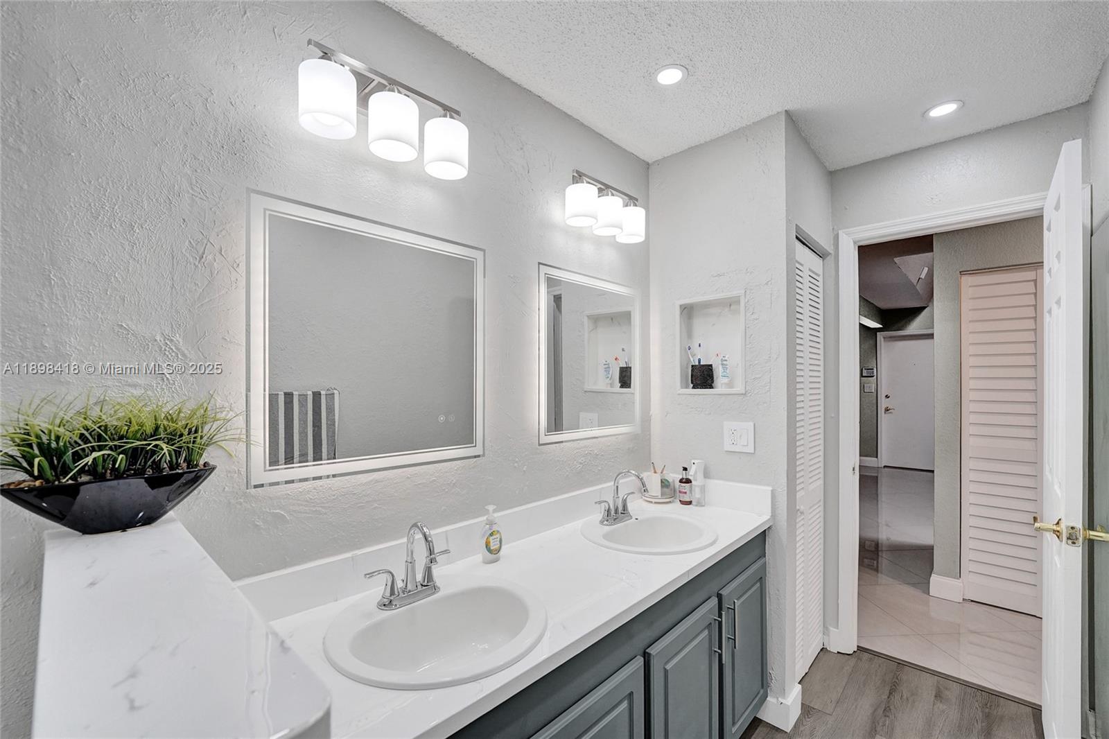 COUNTRY SECTION 1 - Residential
