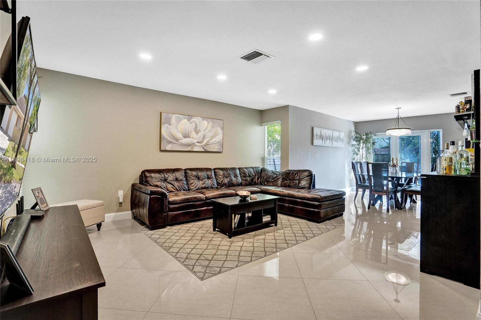 COUNTRY SECTION 1 - Residential
