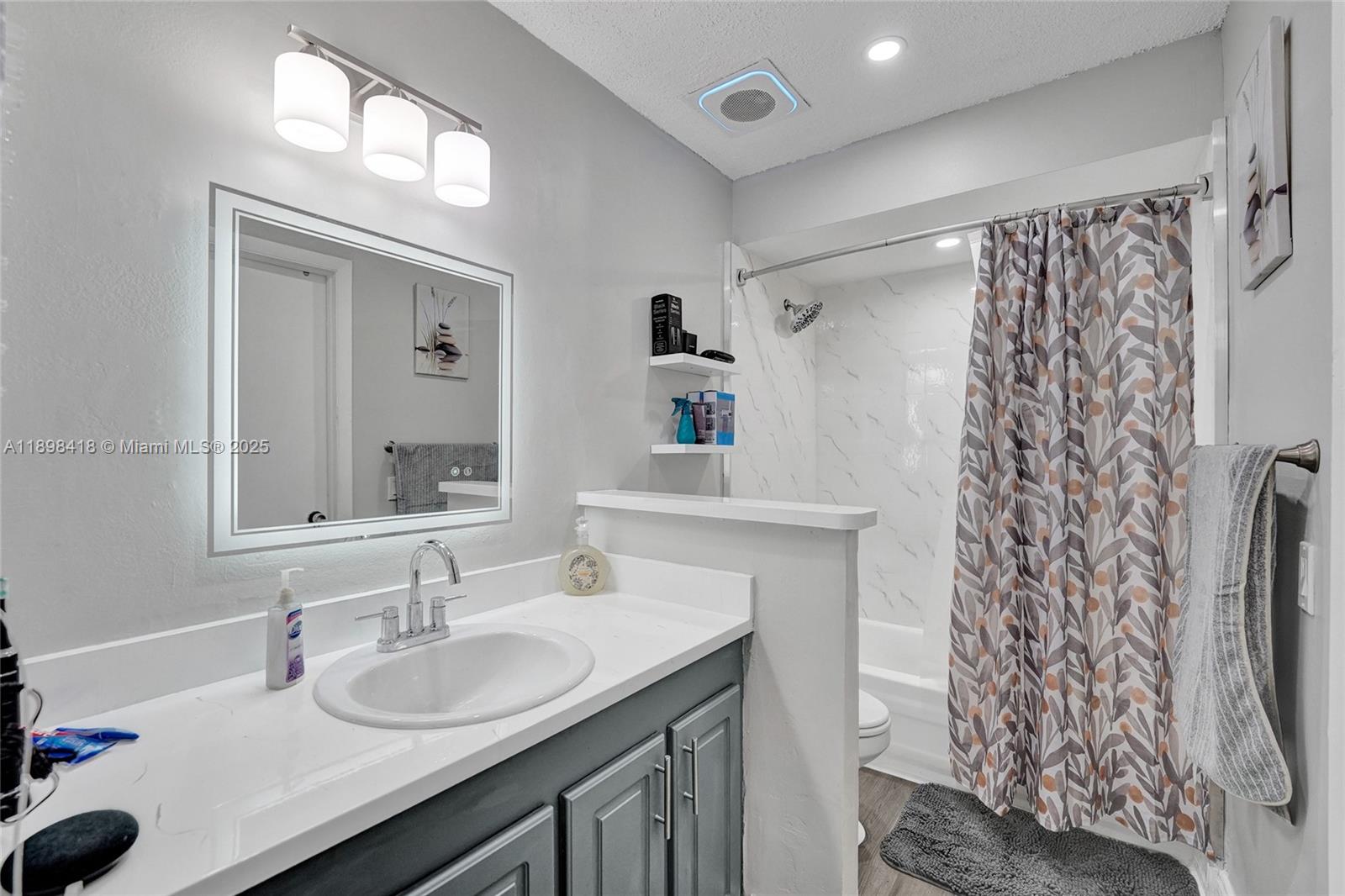 COUNTRY SECTION 1 - Residential