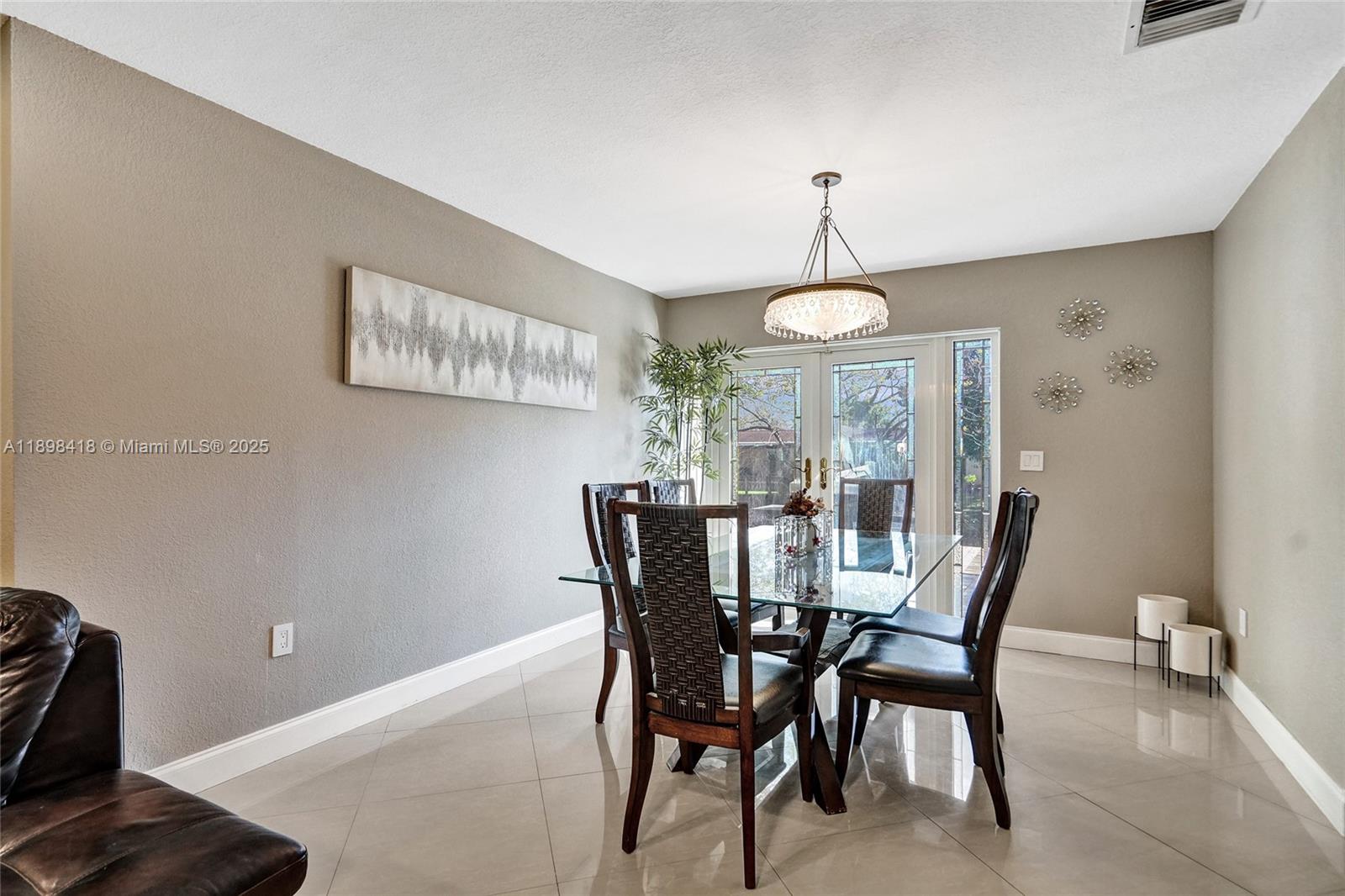 COUNTRY SECTION 1 - Residential
