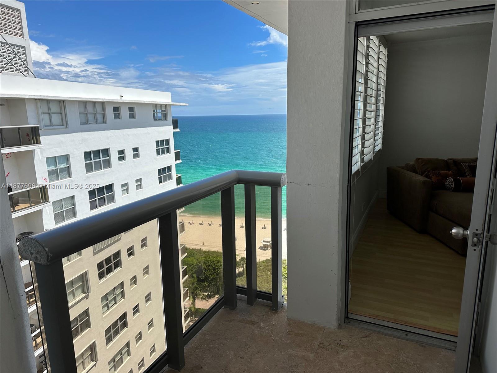 6039 Collins Ave PH21