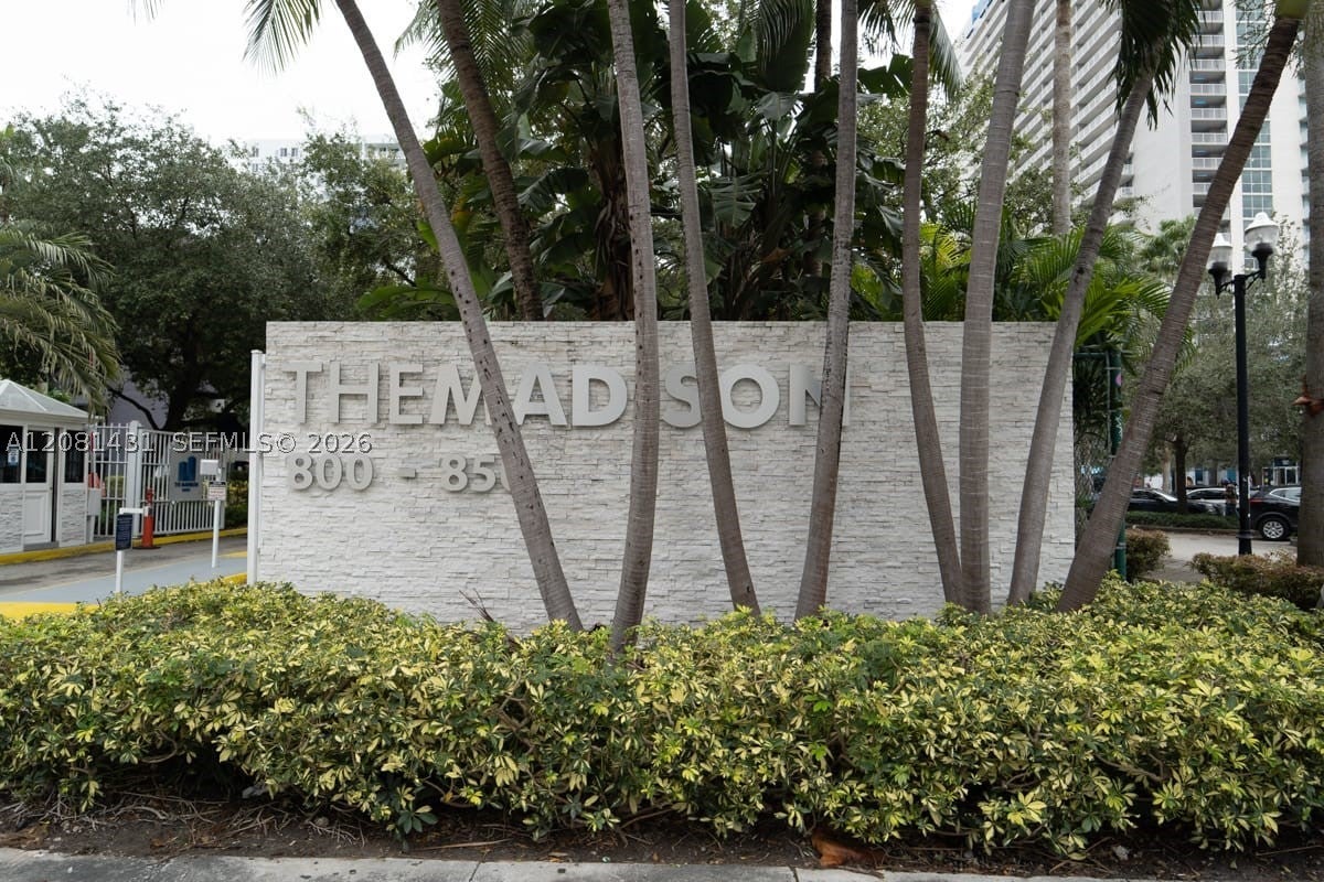 800 N Miami Ave E1602