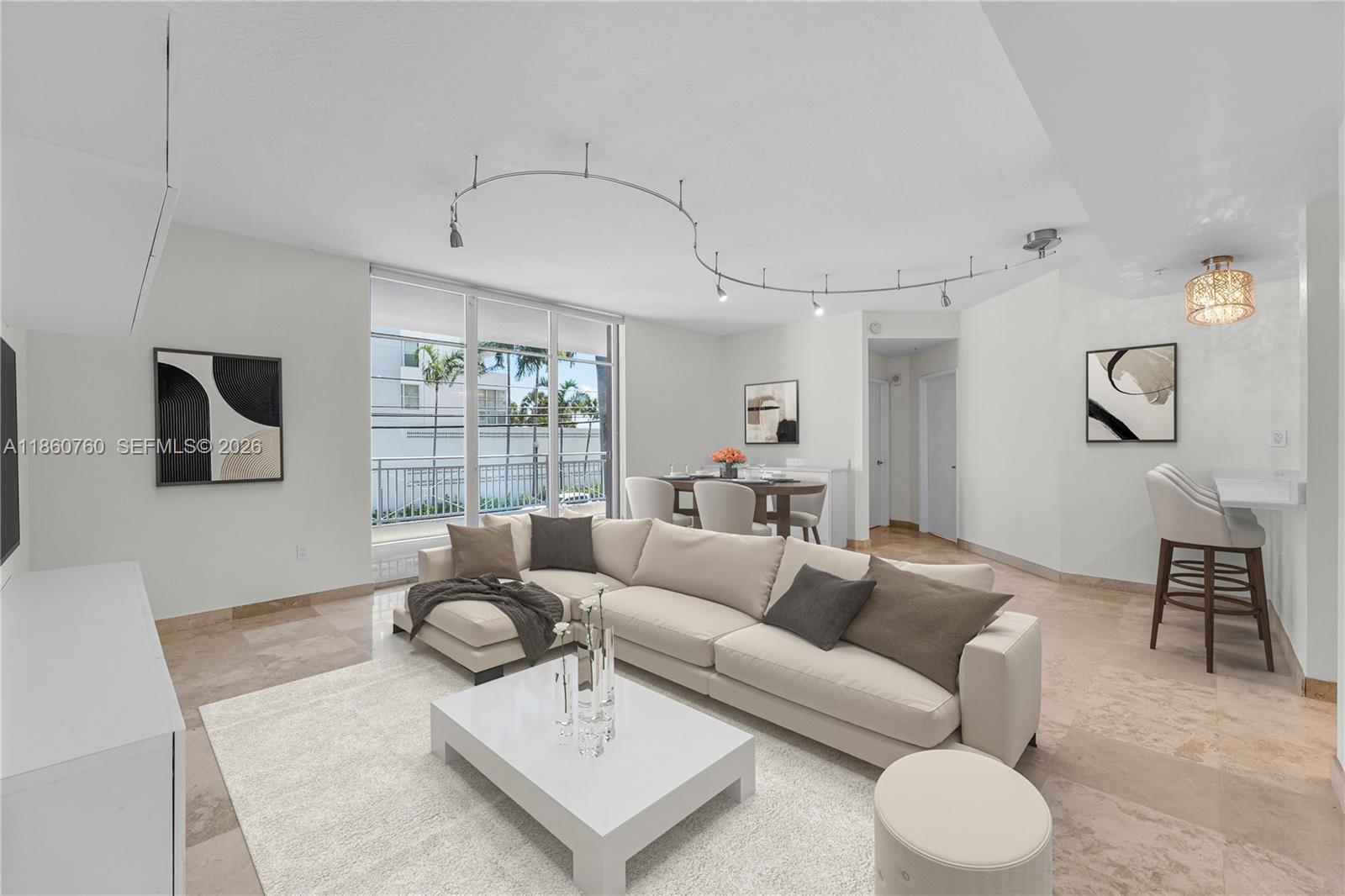 THE VISTAS CONDO - Residential