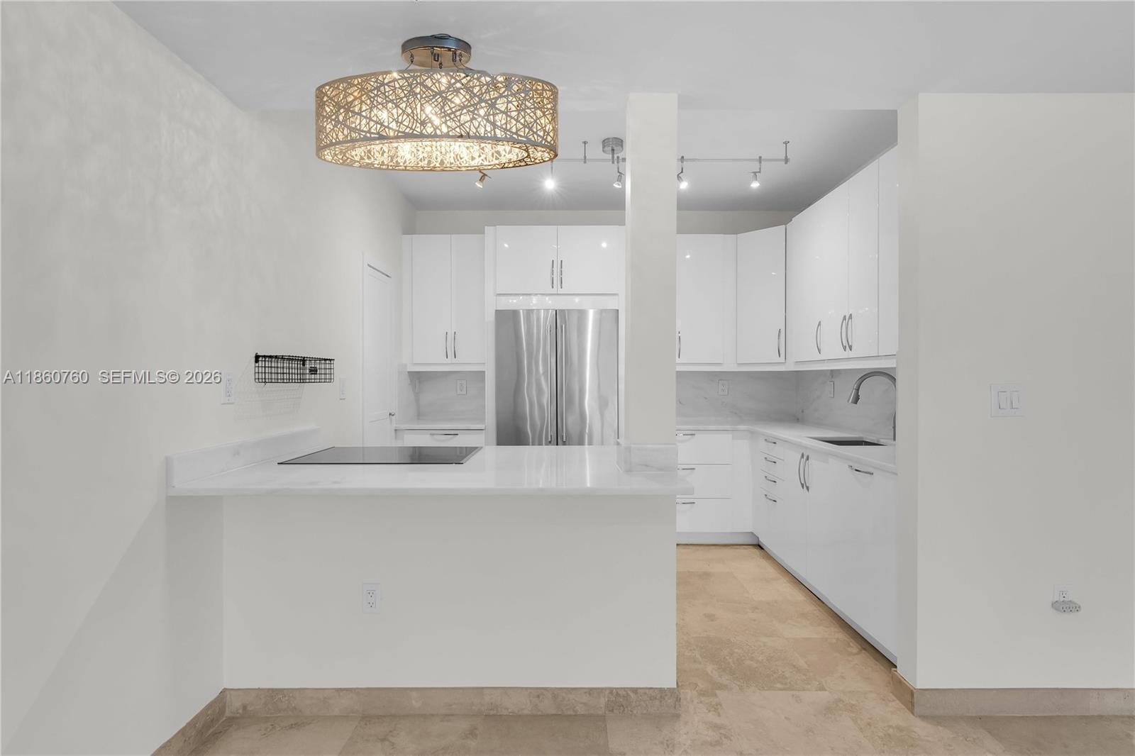 THE VISTAS CONDO - Residential