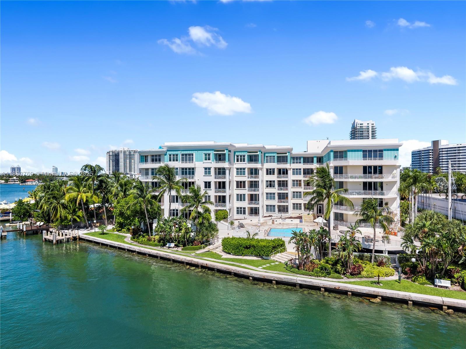 THE VISTAS CONDO - Residential