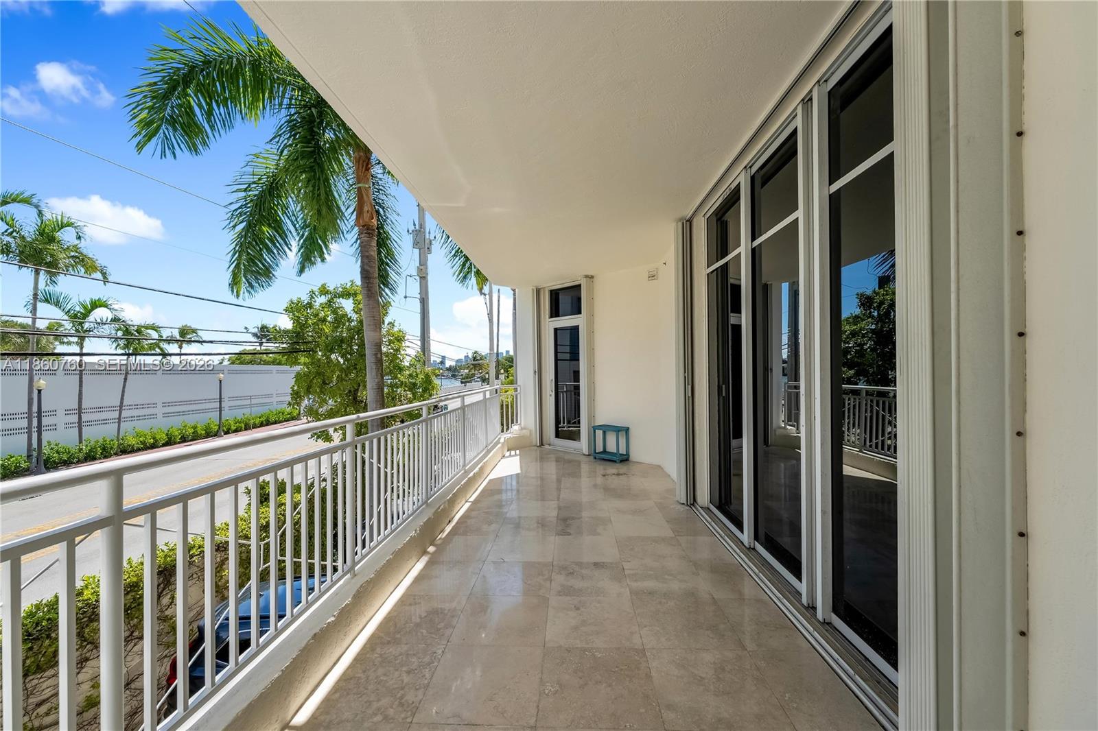 THE VISTAS CONDO - Residential