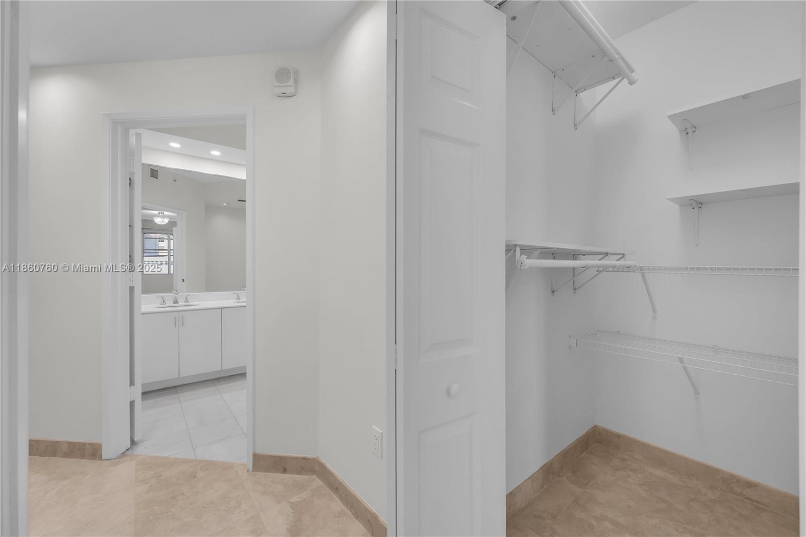 THE VISTAS CONDO - Residential