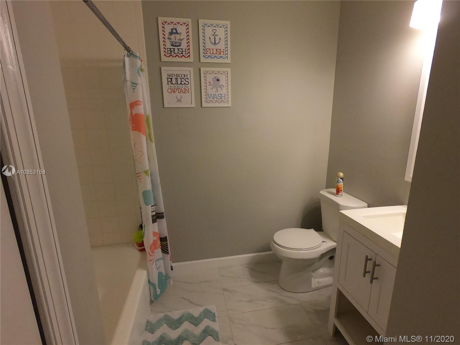 VILLAS AT NAUTICA THREE C - Residential