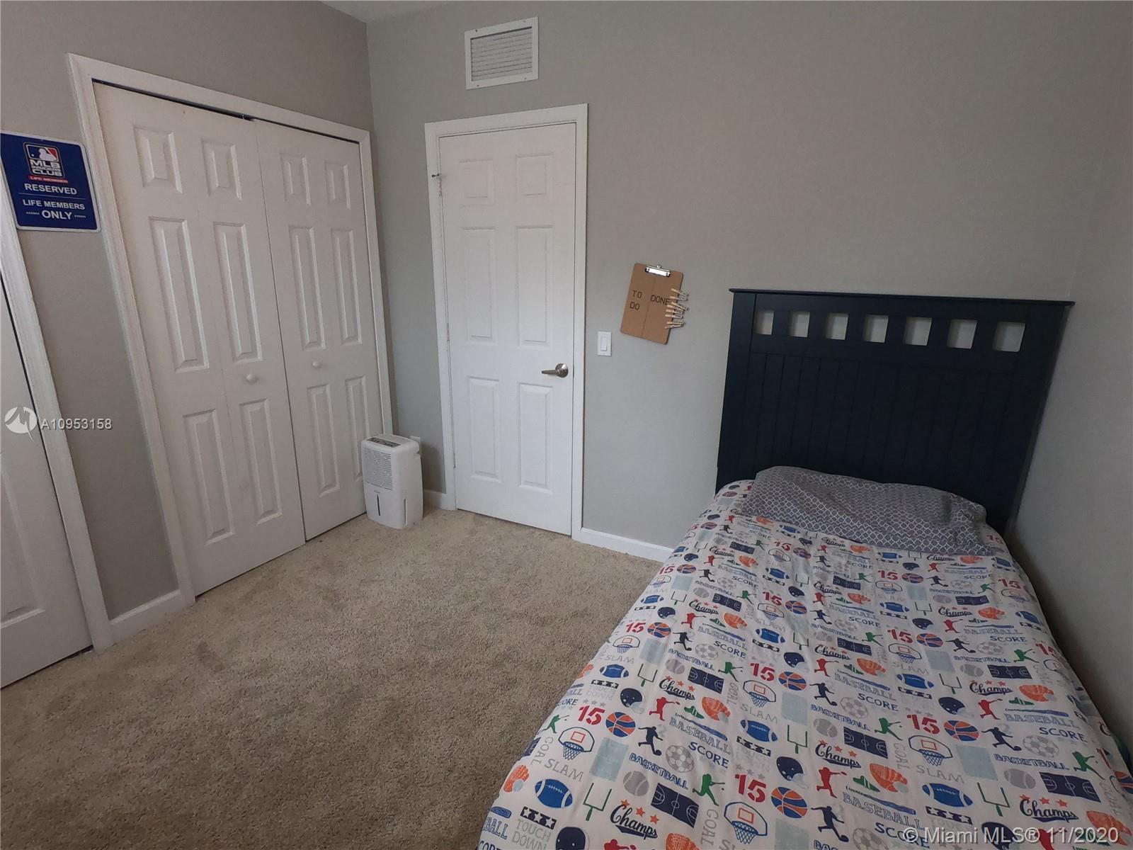 VILLAS AT NAUTICA THREE C - Residential