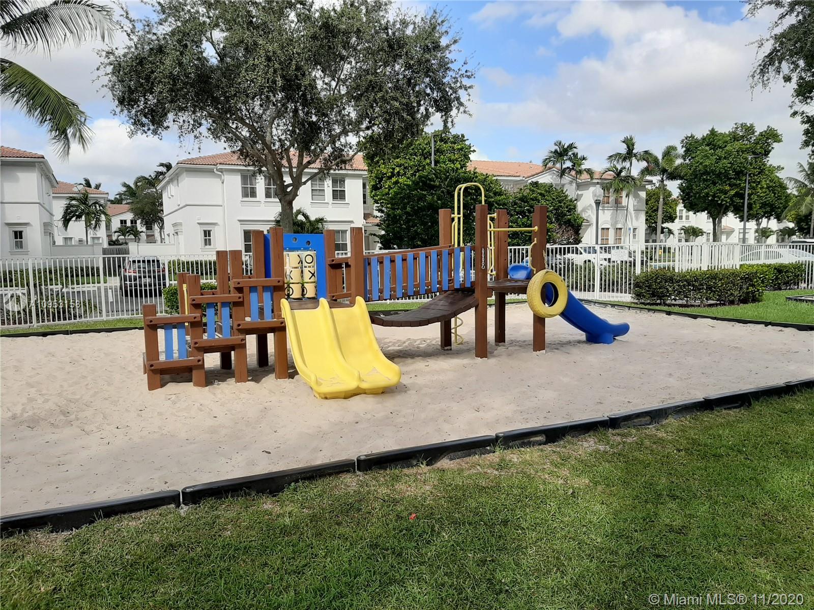 VILLAS AT NAUTICA THREE C - Residential