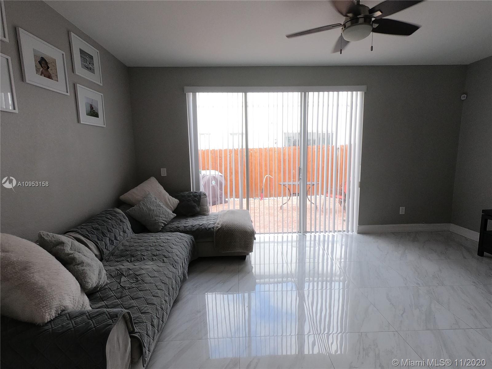 VILLAS AT NAUTICA THREE C - Residential