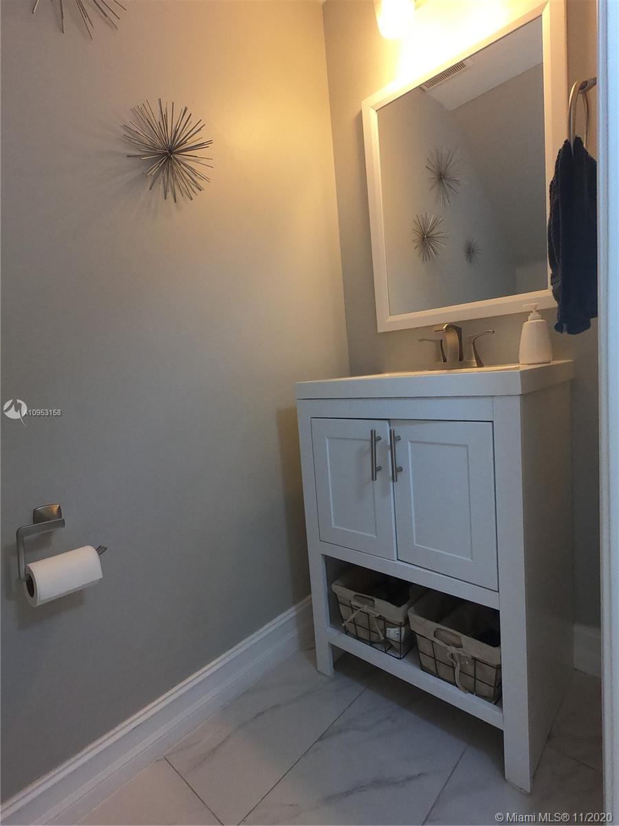 VILLAS AT NAUTICA THREE C - Residential