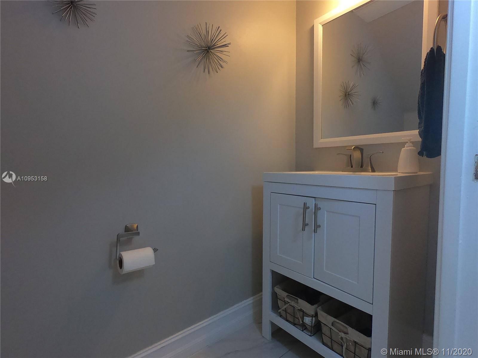 VILLAS AT NAUTICA THREE C - Residential