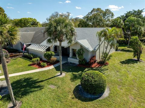 Photo of 10988 Lake Front Pl, Boca Raton, FL 33498 (MLS # A11957137)