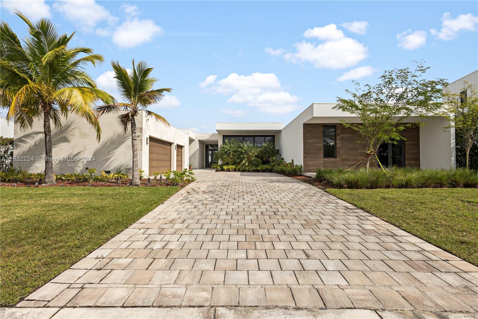 Rental Property at 16539 N Botaniko Dr N Dr, Weston, Broward County, Florida - Bedrooms: 6 
Bathrooms: 8  - $16,000 MO.