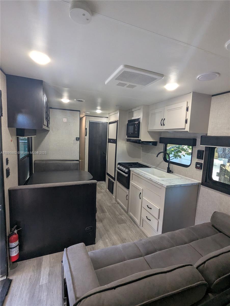 FULFORDALE ADDN NO 1 SEC - Residential Lease