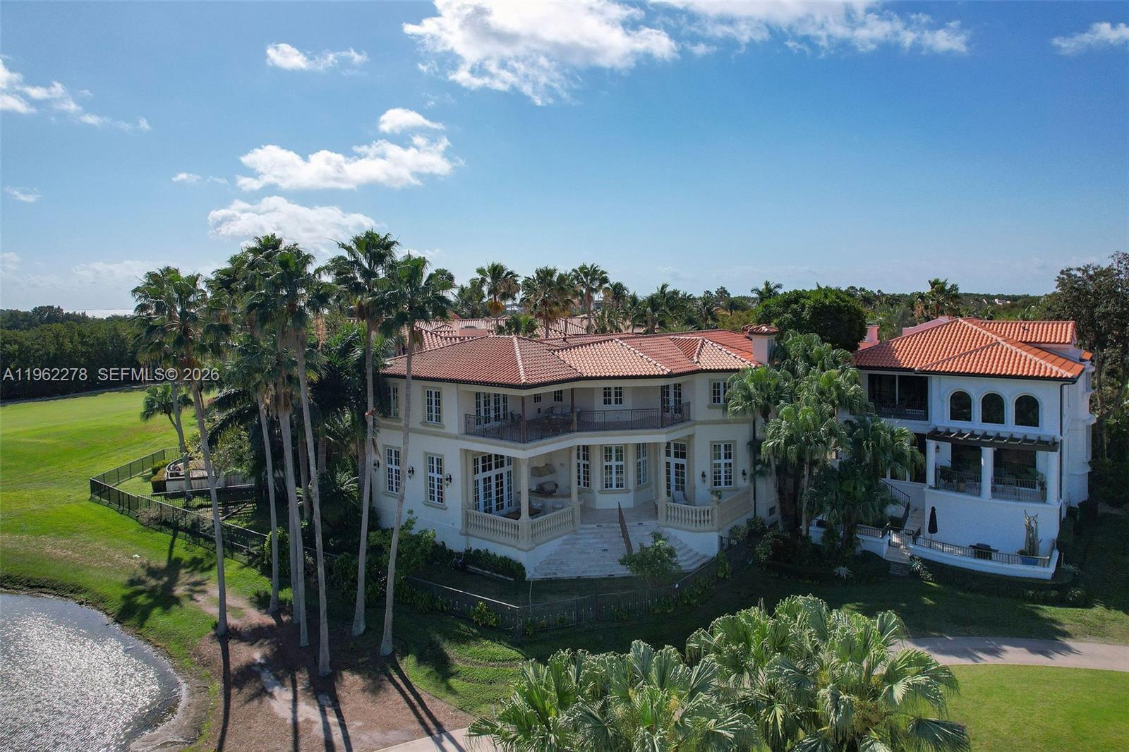 DEERING BAY VILLAS - Residential