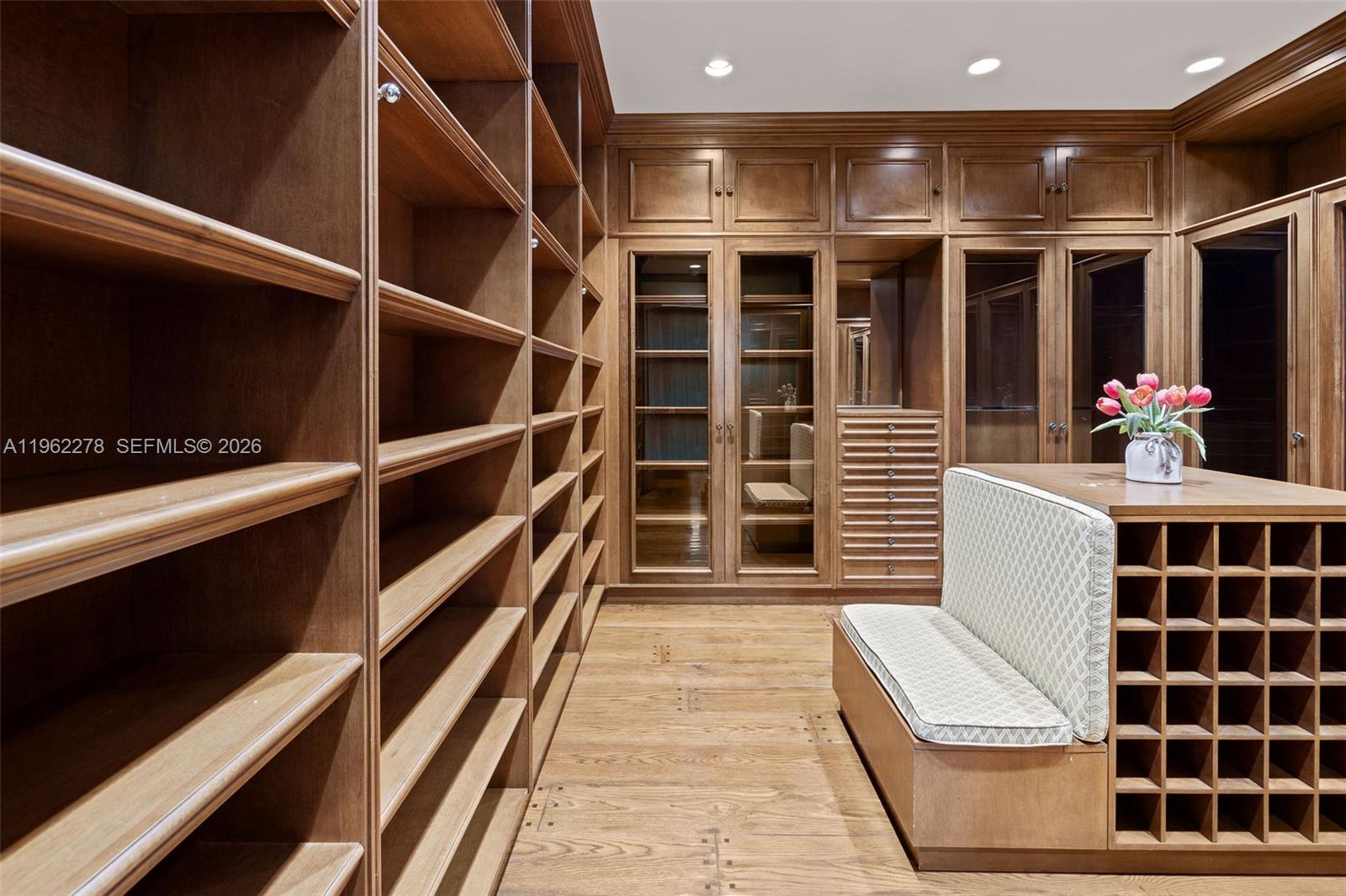 DEERING BAY VILLAS - Residential