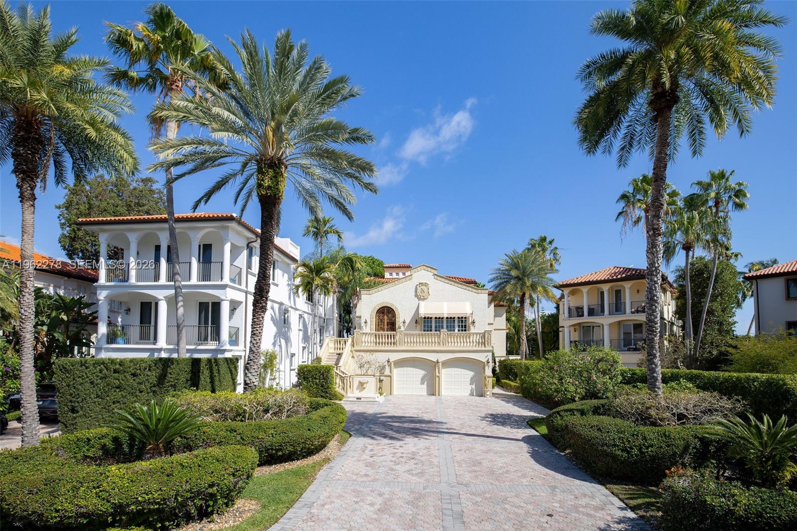 DEERING BAY VILLAS - Residential