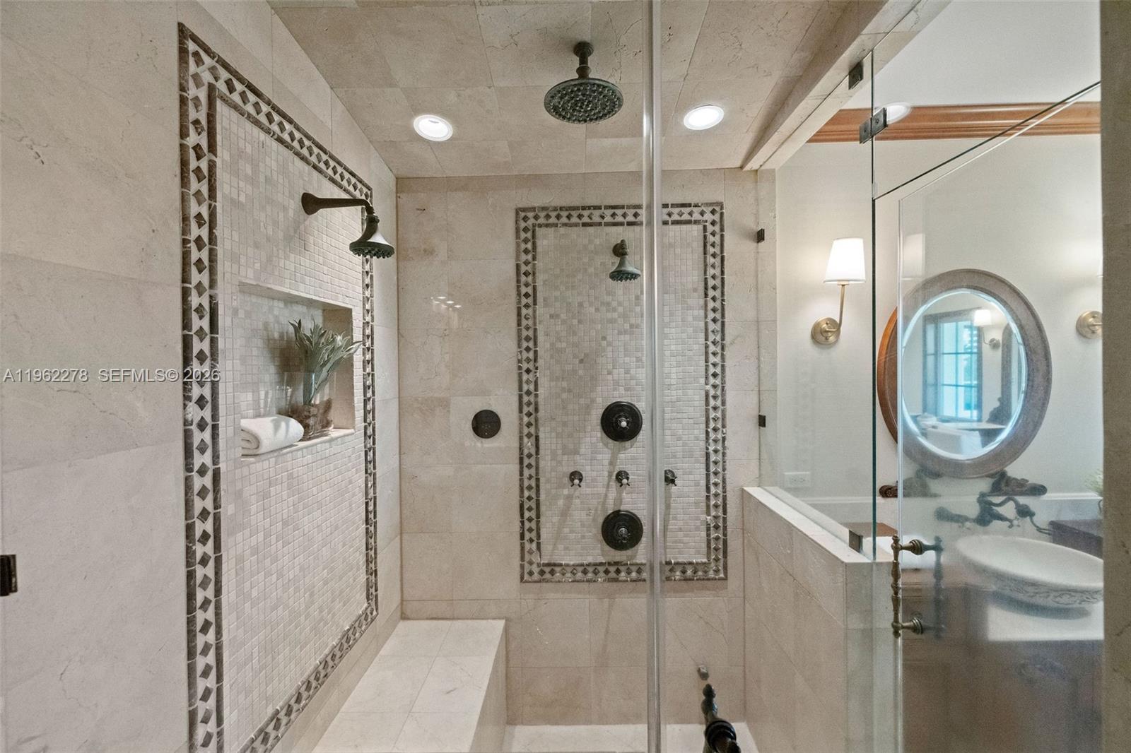 DEERING BAY VILLAS - Residential