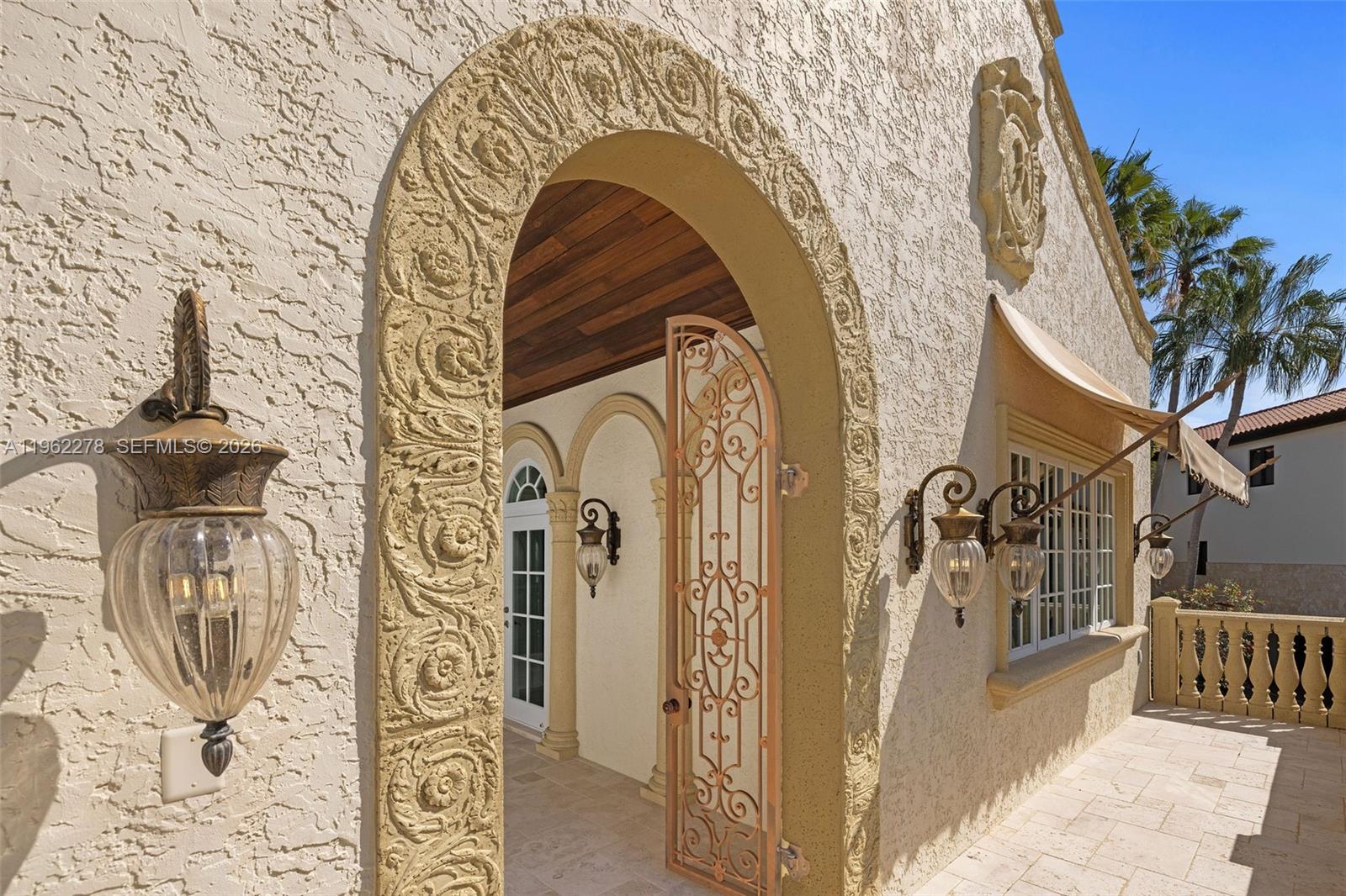 DEERING BAY VILLAS - Residential