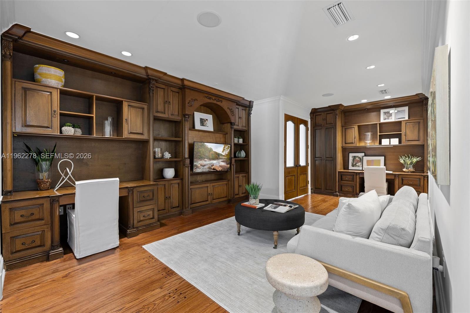 DEERING BAY VILLAS - Residential