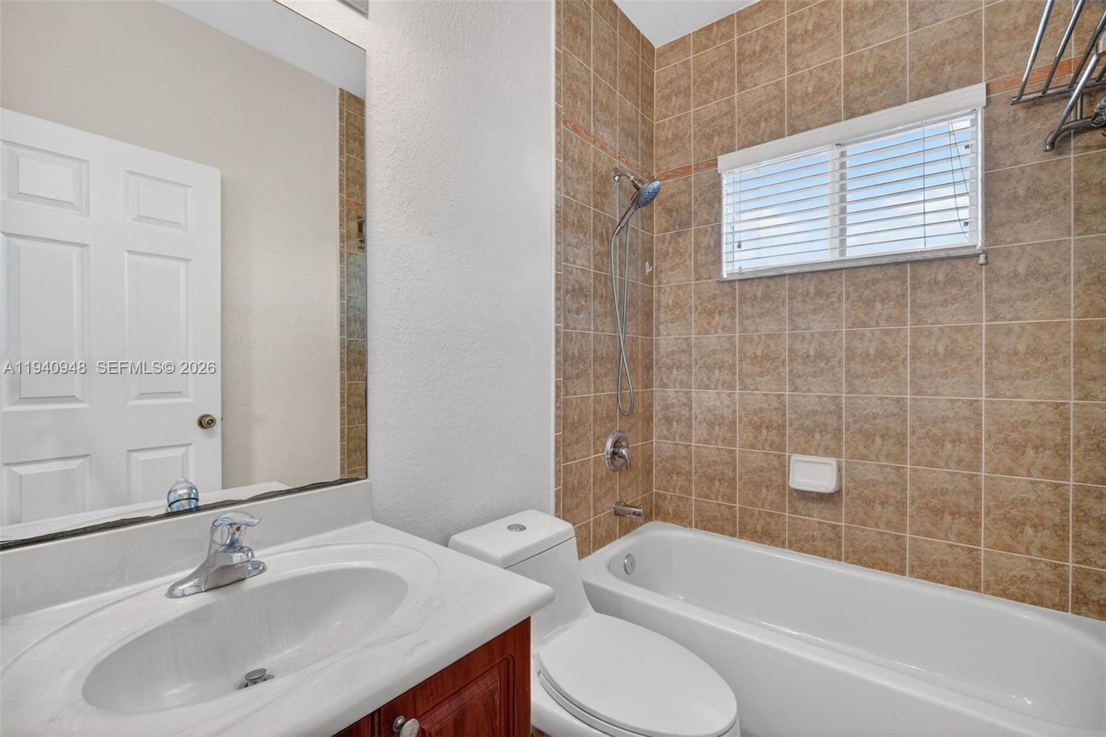 SANTA MONICA ESTATES - Residential