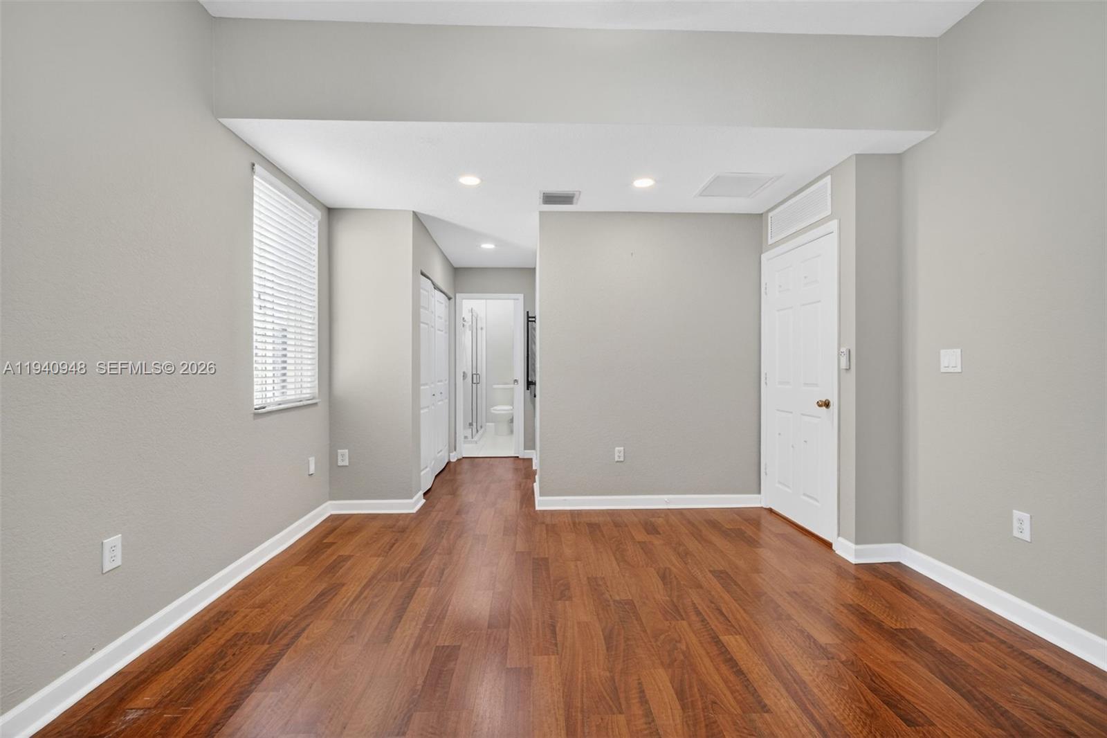 SANTA MONICA ESTATES - Residential