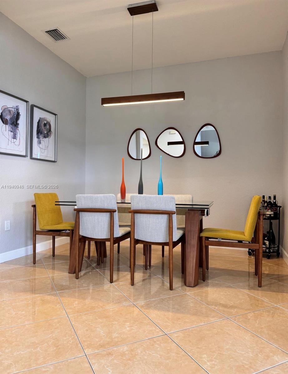 SANTA MONICA ESTATES - Residential