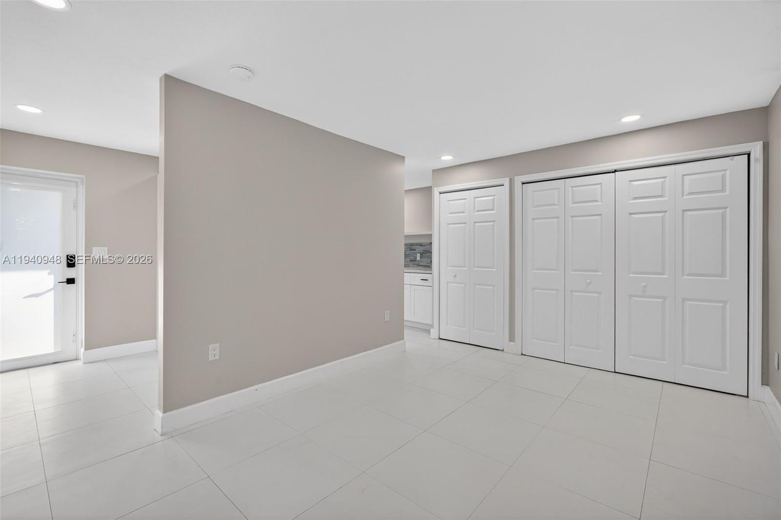 SANTA MONICA ESTATES - Residential