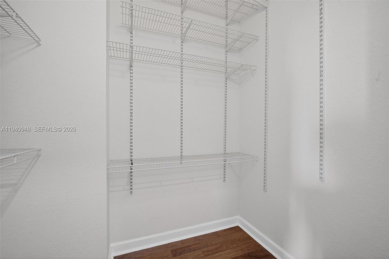 SANTA MONICA ESTATES - Residential