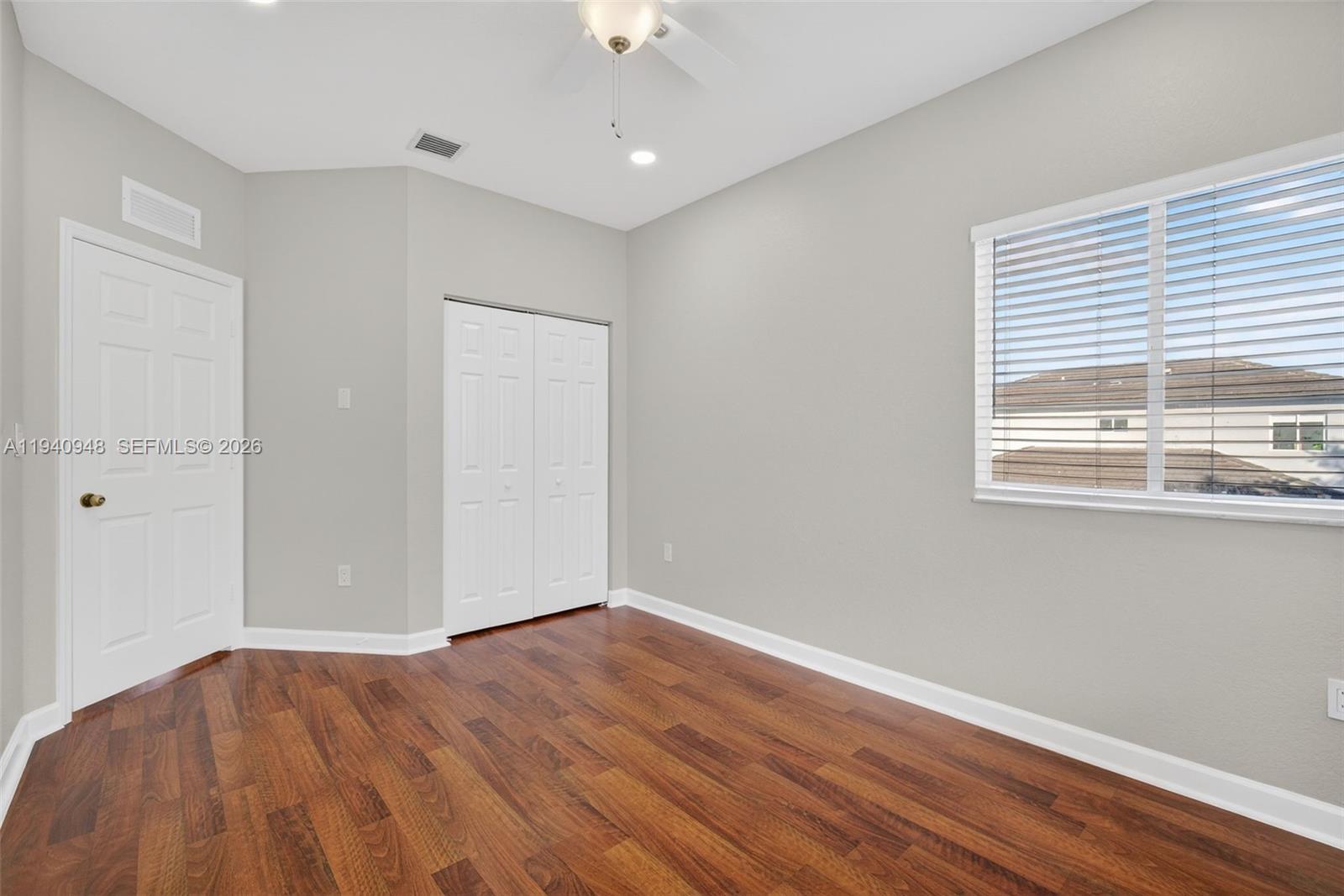 SANTA MONICA ESTATES - Residential