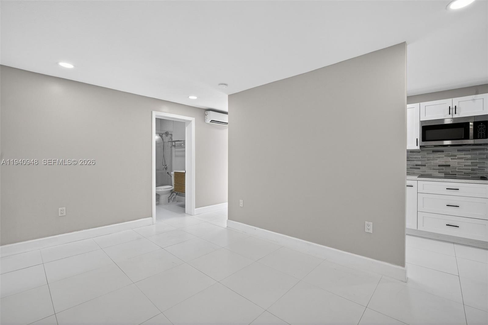 SANTA MONICA ESTATES - Residential