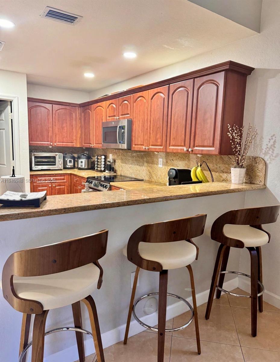 SANTA MONICA ESTATES - Residential