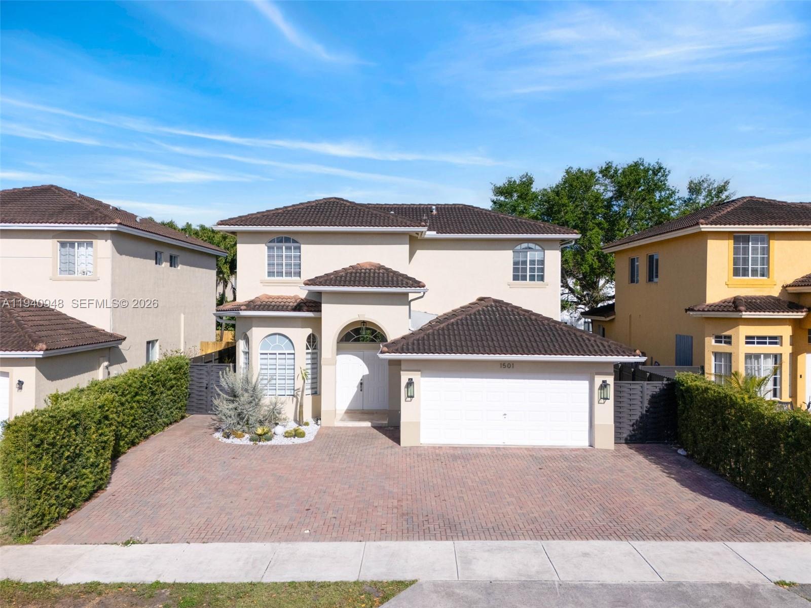 SANTA MONICA ESTATES - Residential