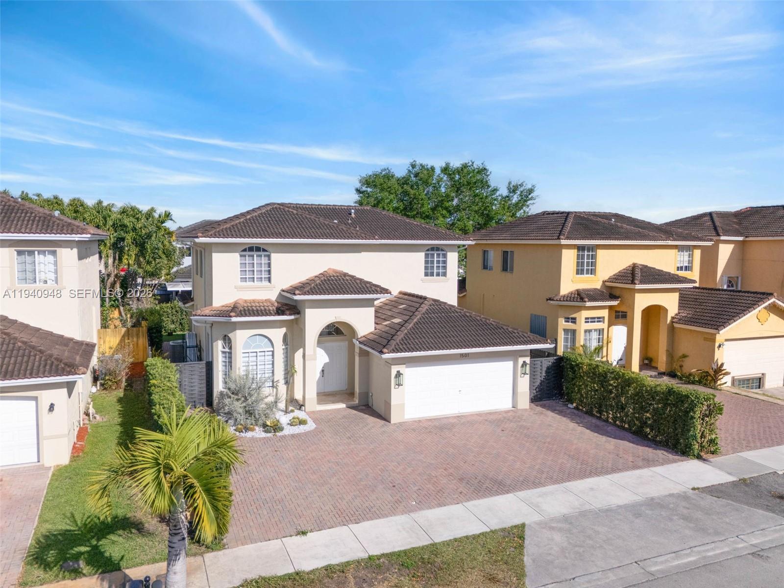 SANTA MONICA ESTATES - Residential