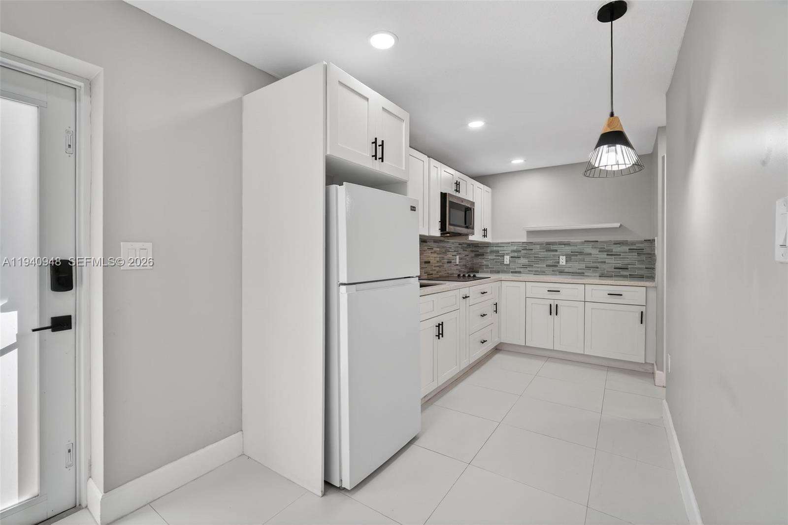 SANTA MONICA ESTATES - Residential