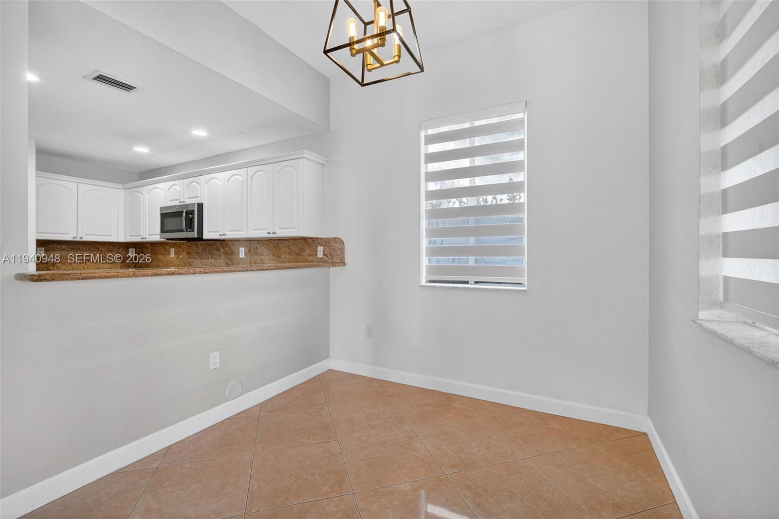 SANTA MONICA ESTATES - Residential