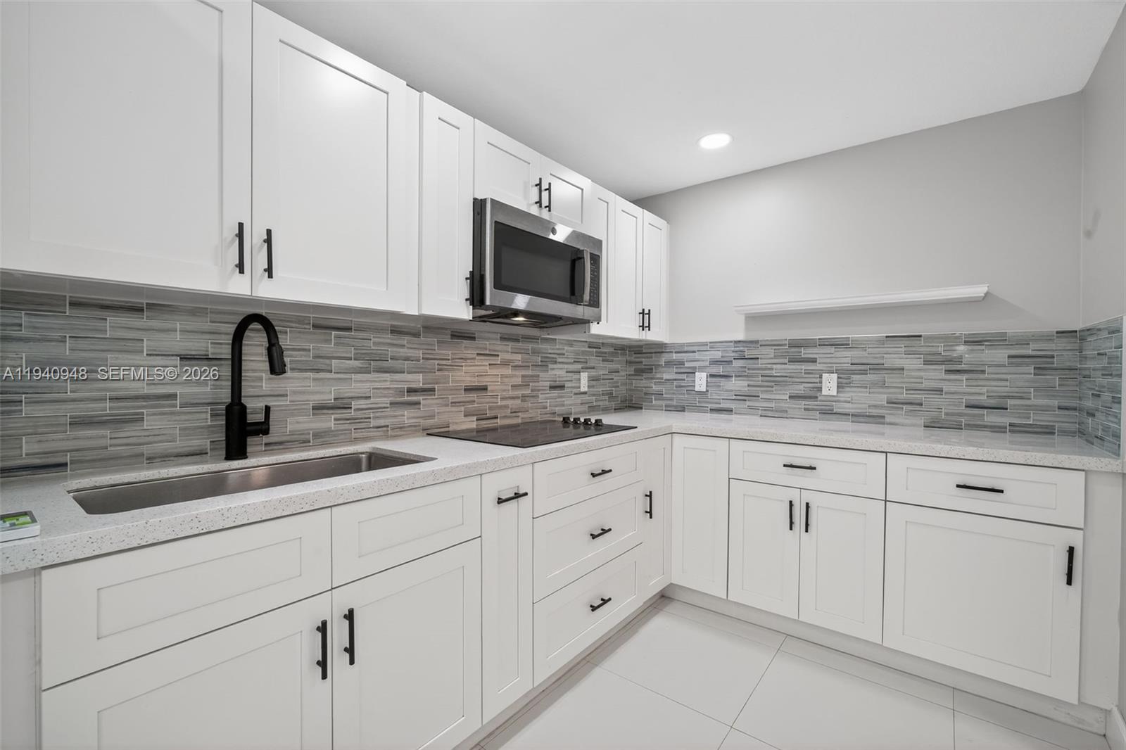 SANTA MONICA ESTATES - Residential