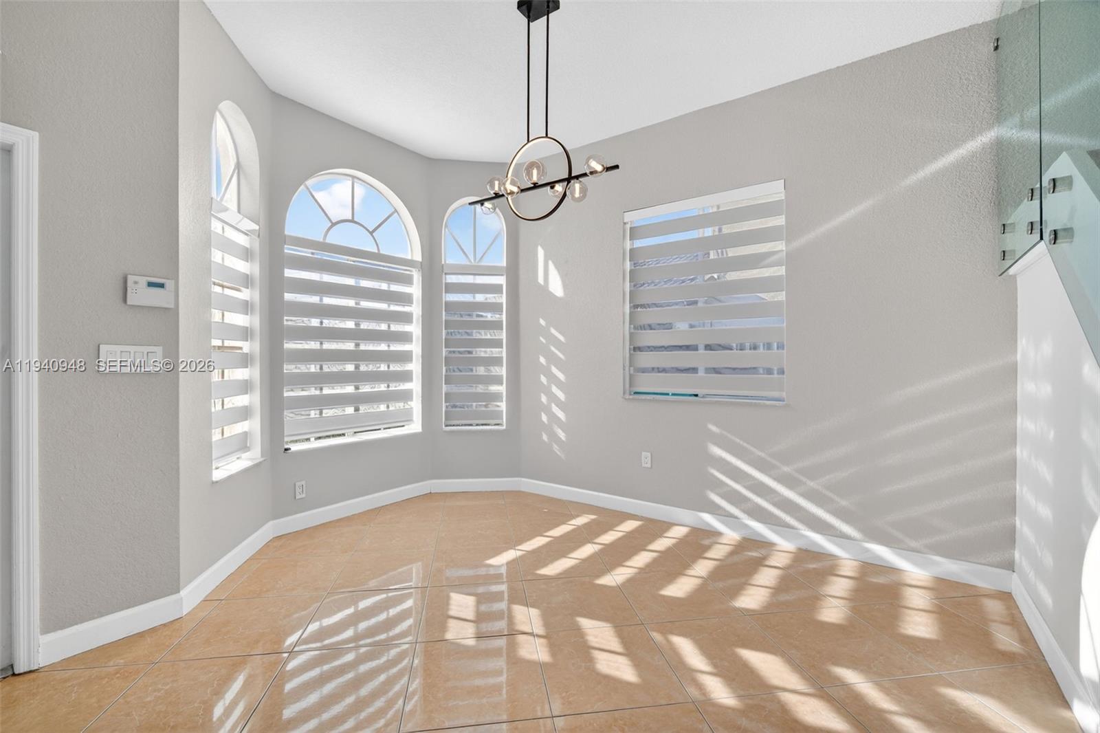 SANTA MONICA ESTATES - Residential