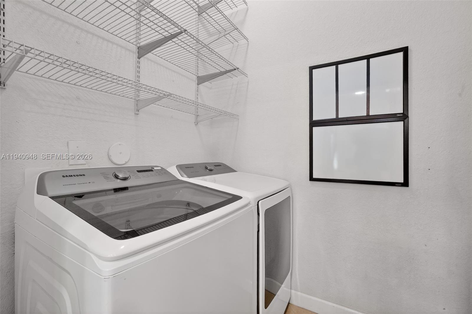 SANTA MONICA ESTATES - Residential