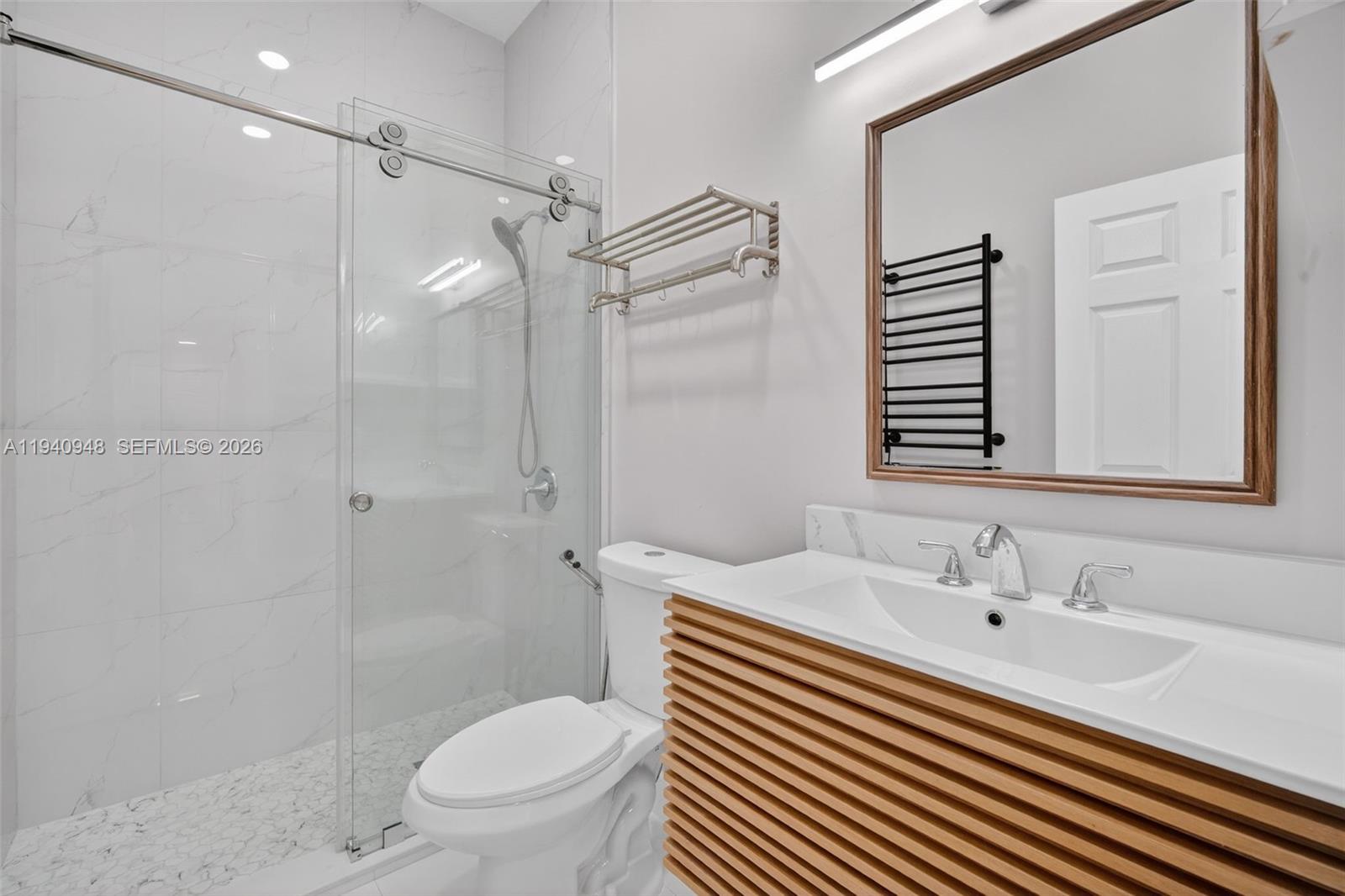 SANTA MONICA ESTATES - Residential