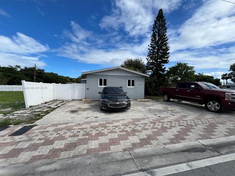 Photo of 2209 NW 6th St #1, Fort Lauderdale, FL 33311 (MLS # A11887017)