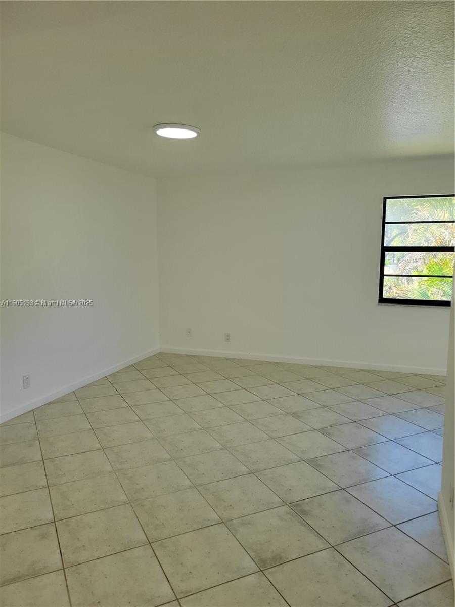 CONDOMINIUM 3 OF LIGHTHOU - Residential Lease