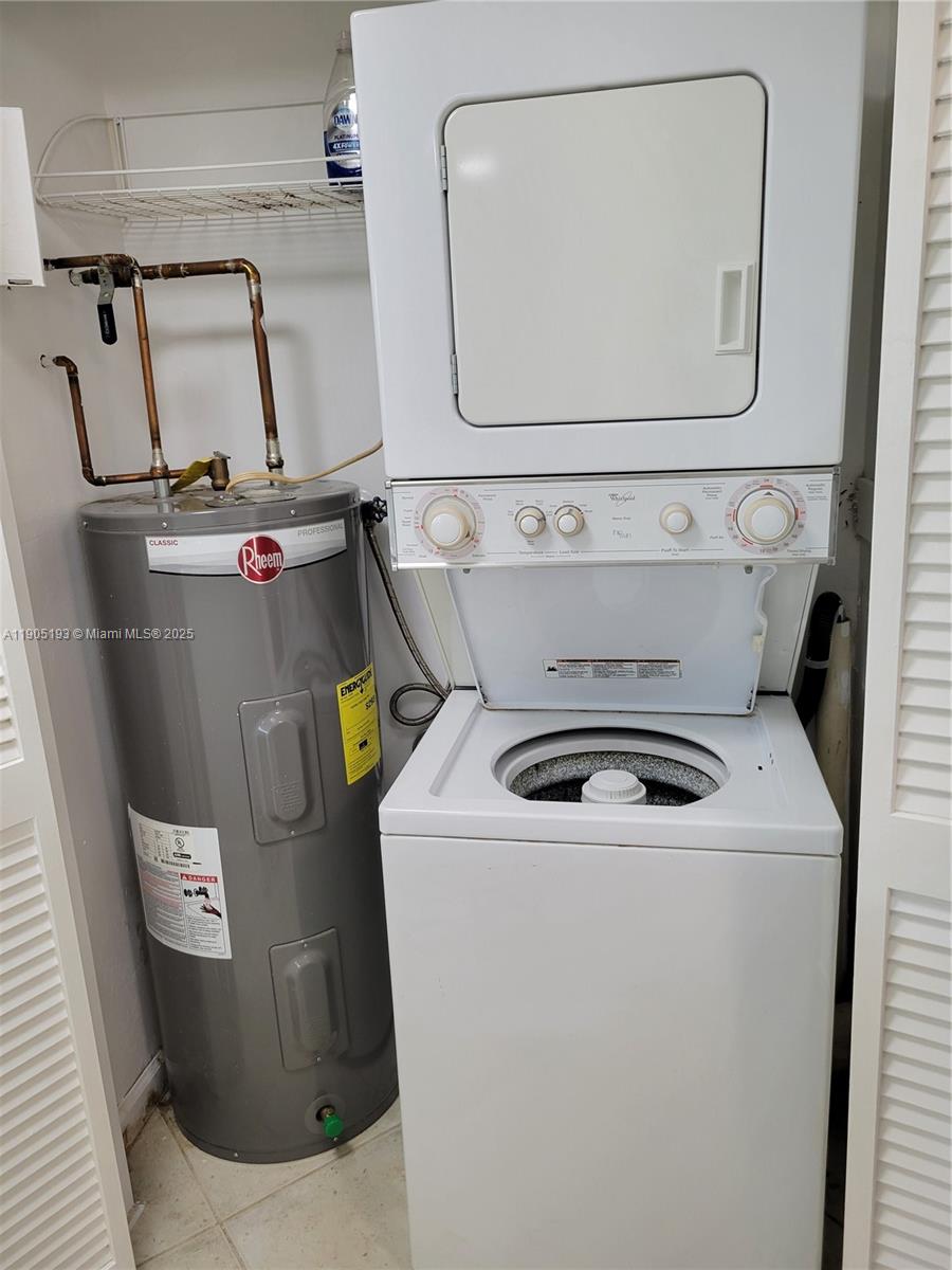 CONDOMINIUM 3 OF LIGHTHOU - Residential Lease