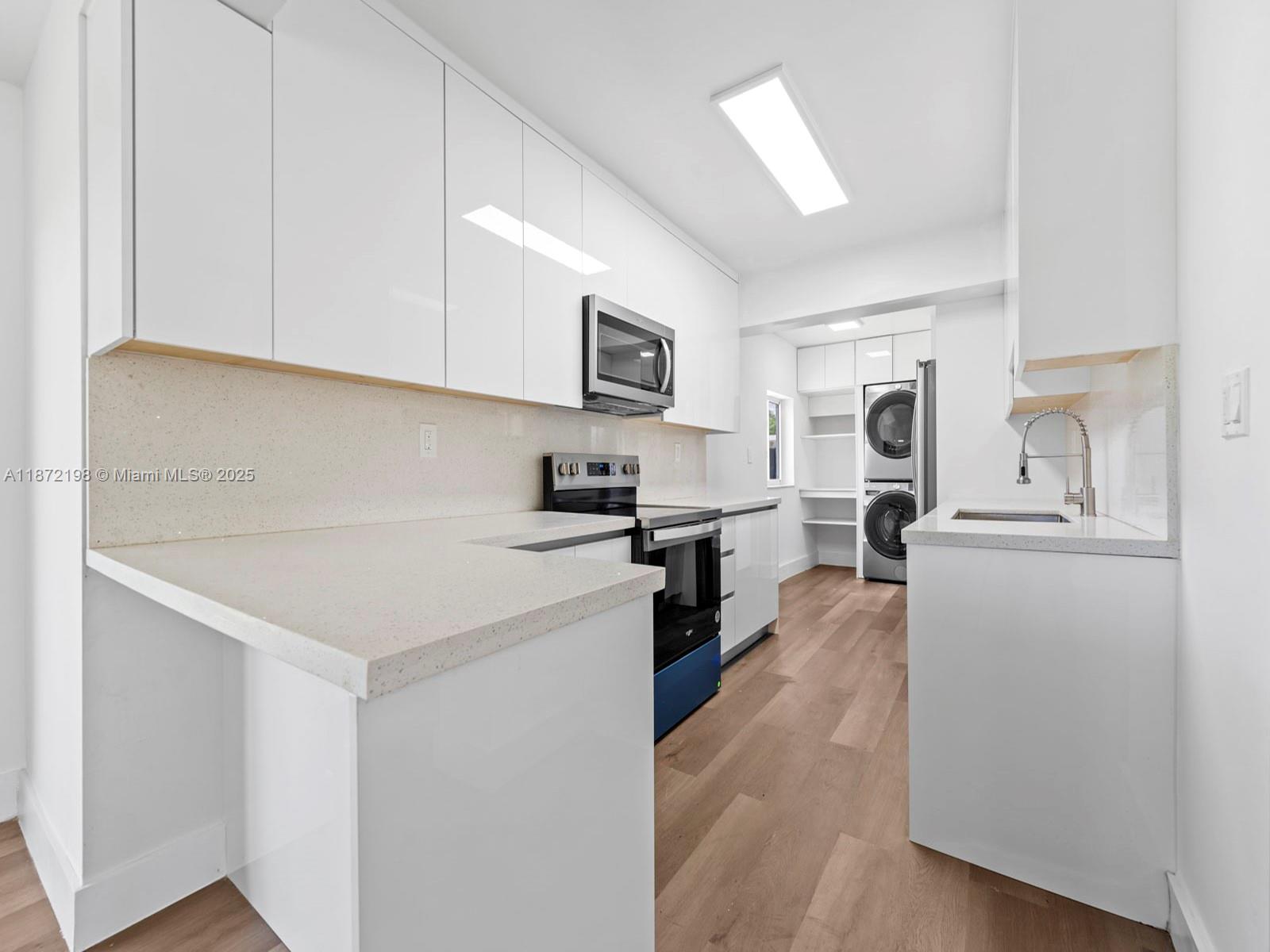 7TH ADDN TO RICHMOND HEIG - Residential