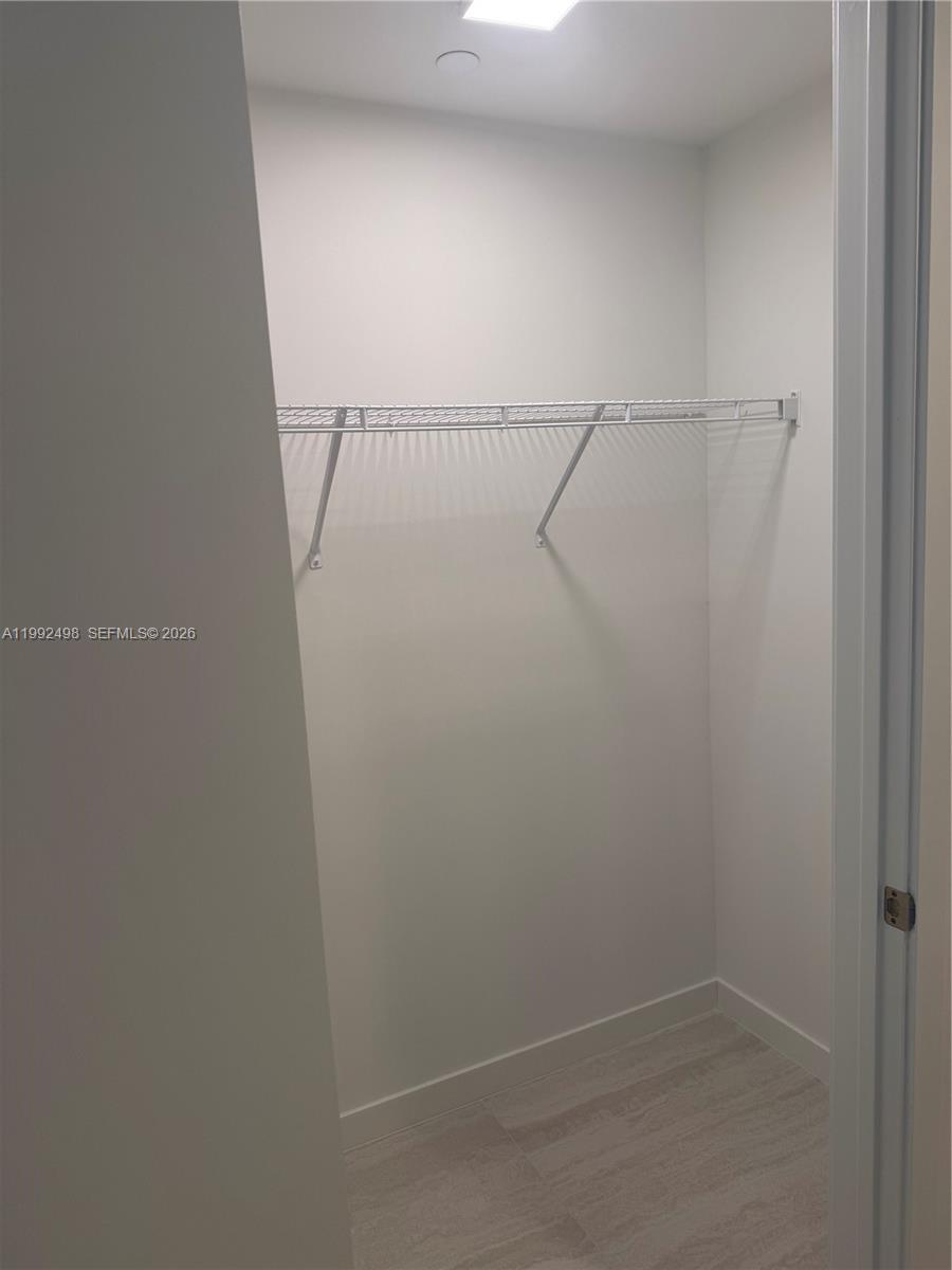 BRICKELL POINT - Residential