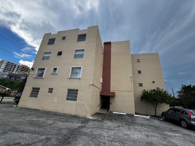 VISTA ALEGRE CONDO - Residential