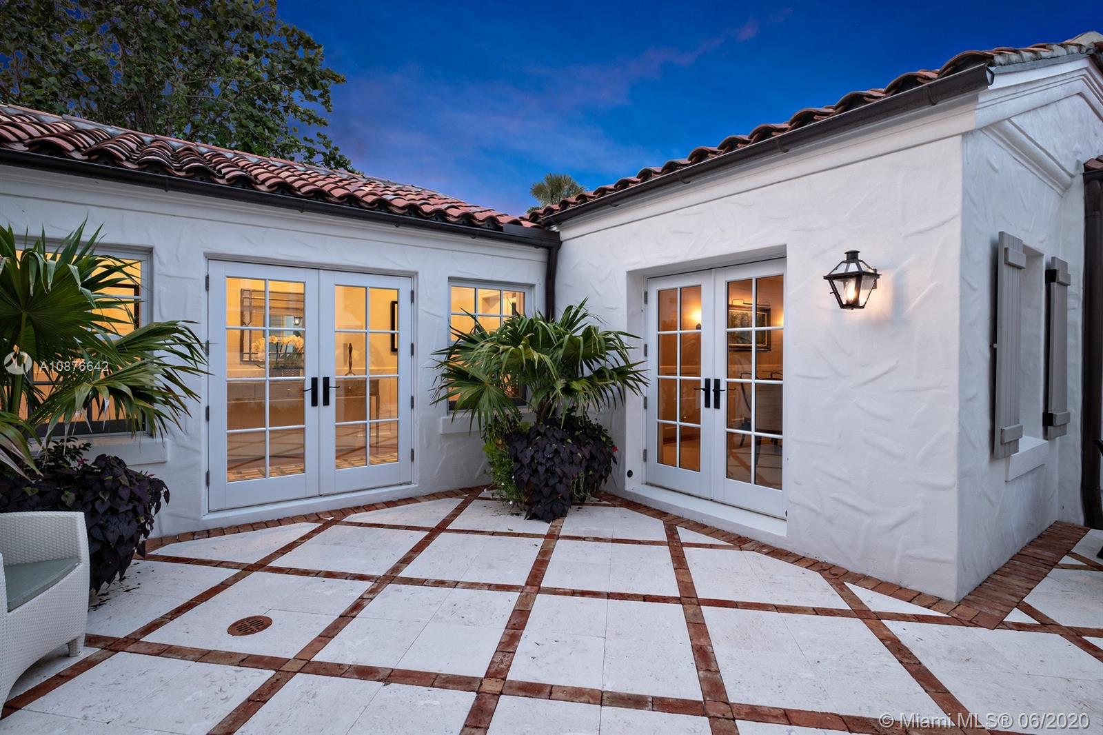 JUPITER ISLAND - Residential